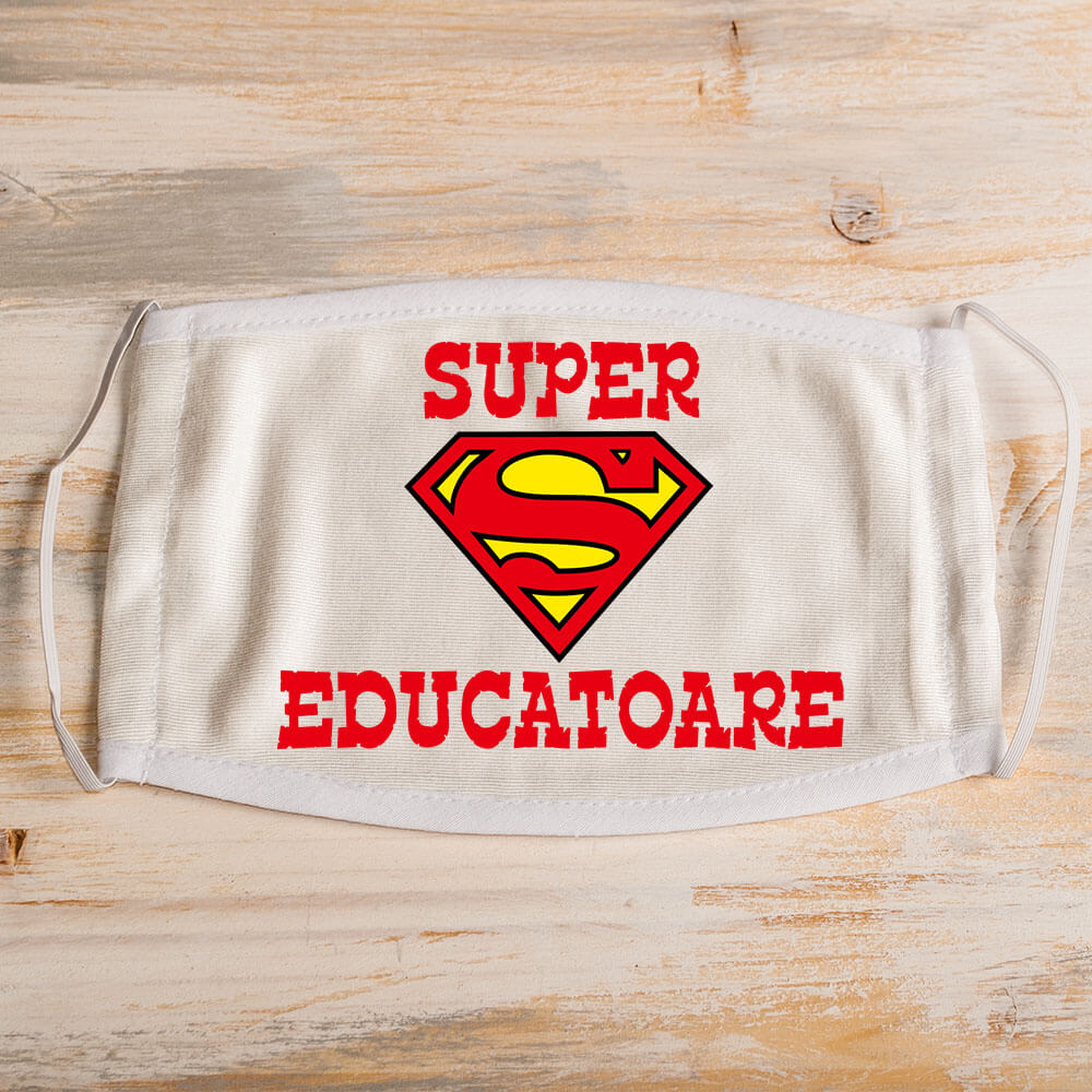 14. Super educatoare masca alba